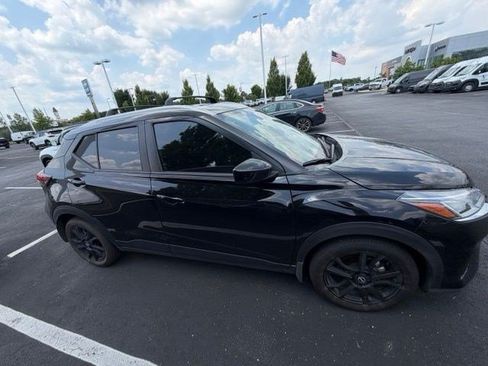 Used 2024 Nissan Kicks SV w/ Interior Electronics Package FWD image 3
