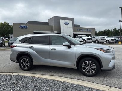 Used 2024 Toyota Highlander LE
