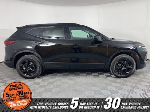 Used 2023 Chevrolet Blazer LT w/ Midnight/Sport Edition image 3