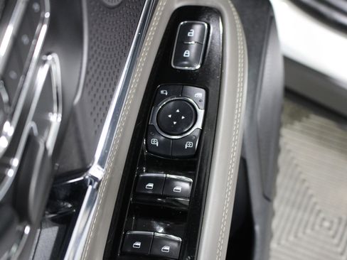 Used 2025 Lincoln Corsair FWD image 7