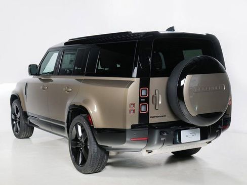 New 2026 Land Rover Defender 130 X-Dynamic SE image 33