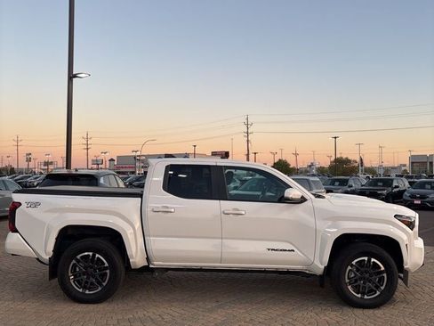 Used 2024 Toyota Tacoma SR5 image 4