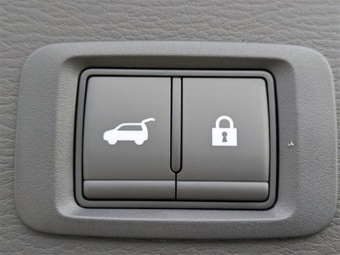 New 2026 Mitsubishi Outlander SE image 13