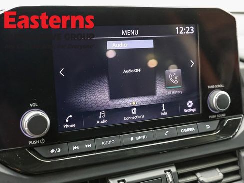 Used 2023 Nissan Pathfinder S AWD/4WD image 18