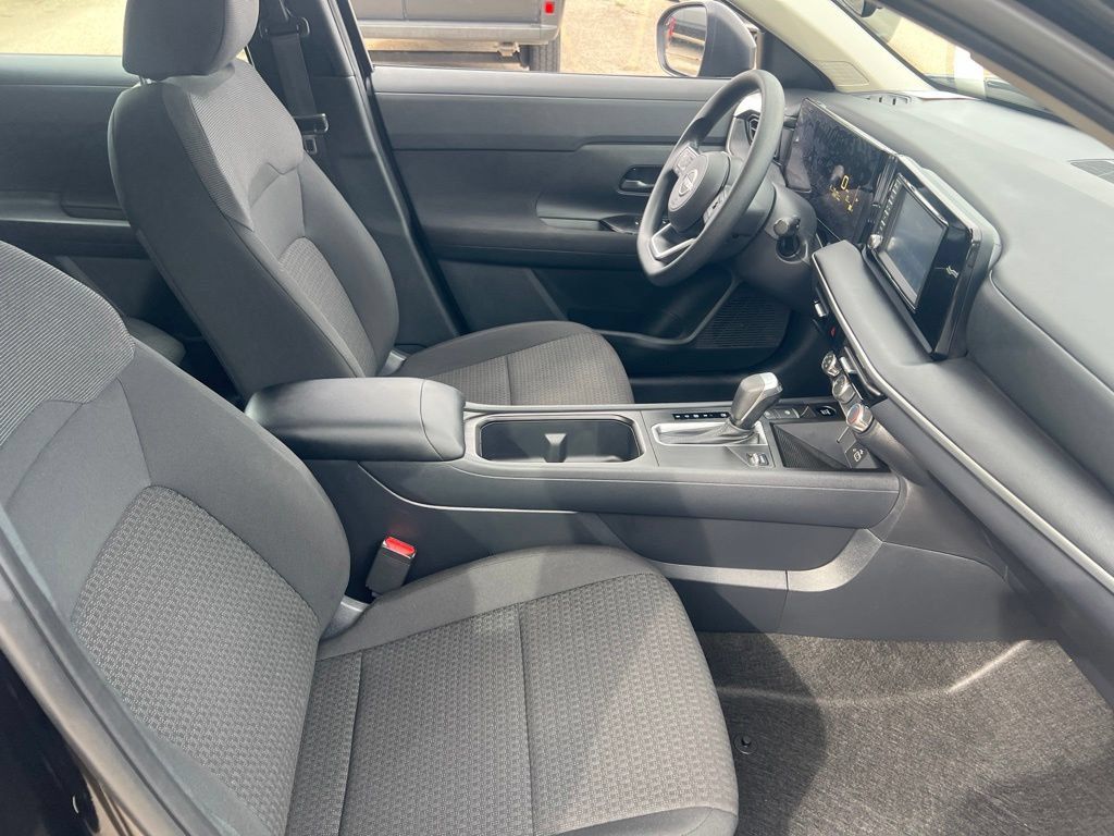 Certified 2025 Nissan Kicks S AWD/4WD image 21