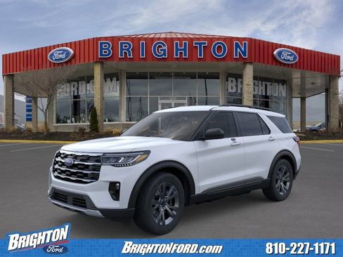Used 2026 Ford Explorer Active w/ Active Comfort Package AWD/4WD image 3