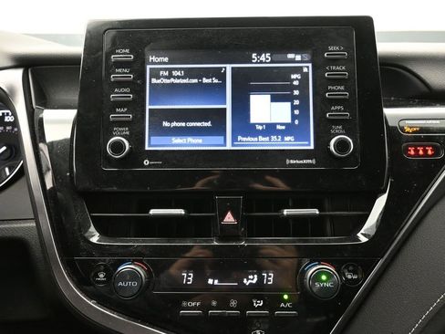 Used 2023 Toyota Camry SE image 9