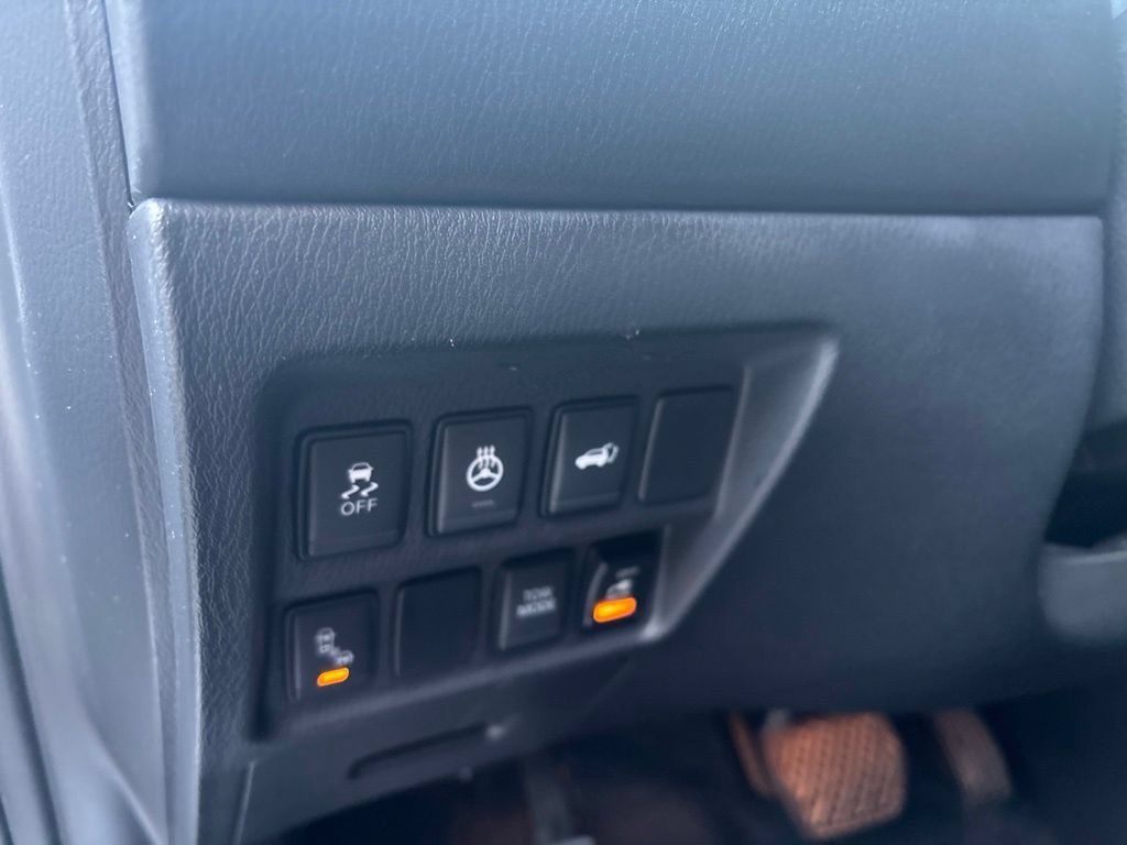 Used 2019 Nissan Pathfinder SL AWD/4WD image 21