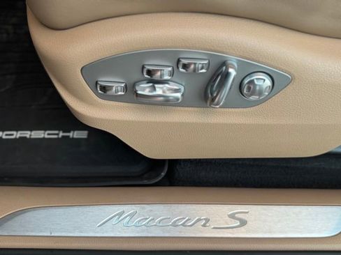 Certified 2025 Porsche Macan S image 16