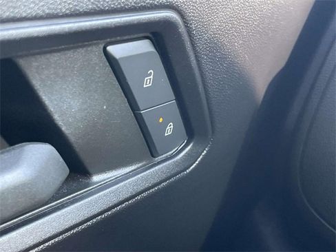 Used 2023 Chevrolet Colorado Trail Boss w/ Technology Package image 26