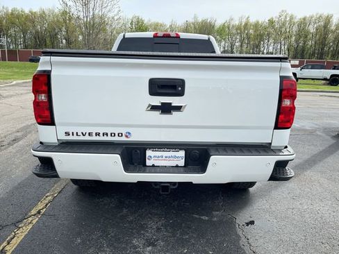 Certified 2018 Chevrolet Silverado 1500 LT w/ Redline Edition AWD/4WD image 31