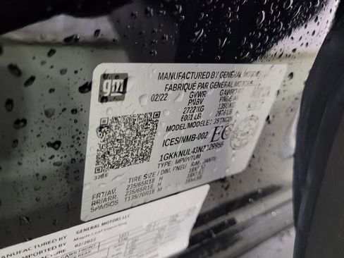 Used 2022 GMC Acadia SLT w/ GMC Pro Grade Package image 60