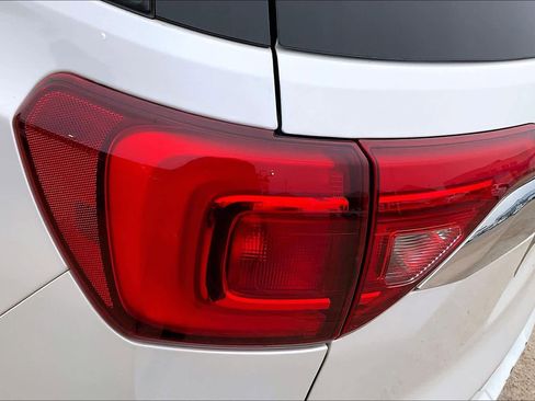 Used 2017 GMC Acadia Denali w/ Technology Package image 28