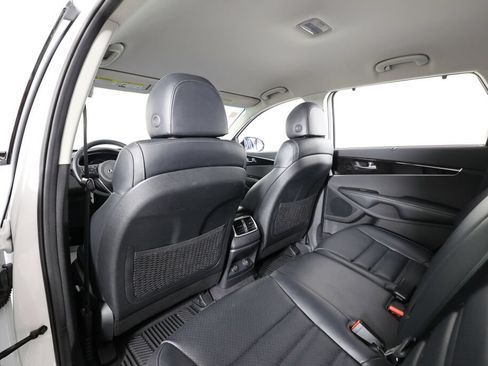 Used 2018 Kia Sorento EX AWD/4WD image 14