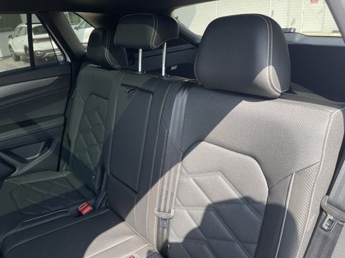 New 2026 Volkswagen Atlas Cross Sport SE FWD image 19