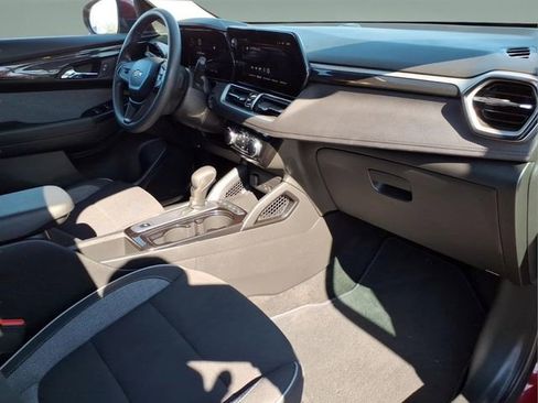 Used 2024 Chevrolet TrailBlazer LT AWD/4WD image 18
