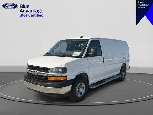 Used 2025 Chevrolet Express 2500 w/ Driver Convenience Package RWD image 3