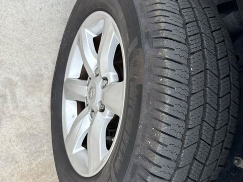 Used 2014 Lexus GX 460 AWD/4WD image 17