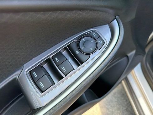 Used 2025 Chevrolet Malibu LT FWD image 15