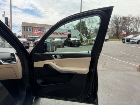 Used 2019 BMW X5 xDrive40i w/ Convenience Package image 21