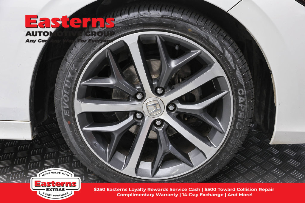 Used 2022 Honda Civic Touring image 30