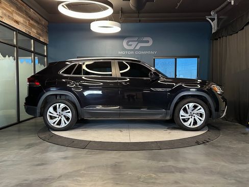 Used 2020 Volkswagen Atlas Cross Sport SEL image 2