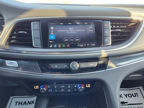 Used 2024 Buick Enclave Premium image 19