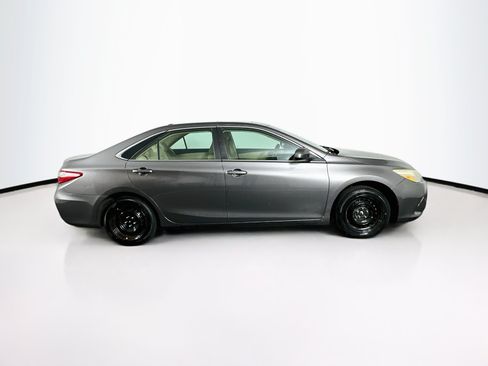 Used 2017 Toyota Camry LE w/ Moonroof Package FWD image 10