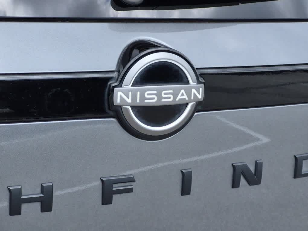 Used 2024 Nissan Pathfinder SL w/ Black Appearance Package AWD/4WD image 21