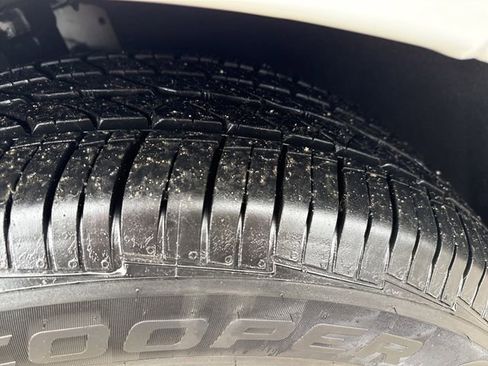 Used 2020 Chrysler Voyager L image 52