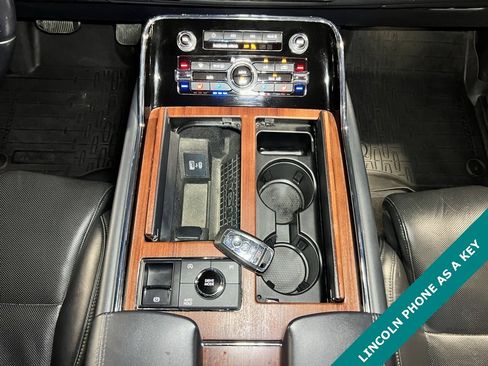 Used 2023 Lincoln Navigator Reserve image 10