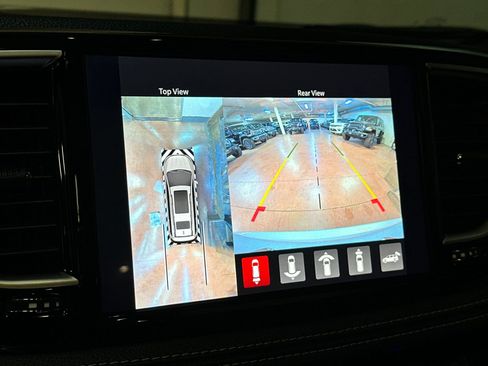 New 2026 Chrysler Pacifica Limited w/ Uconnect Theater Family Group image 21