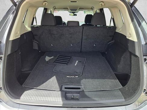 Used 2025 Nissan Rogue SV FWD image 6