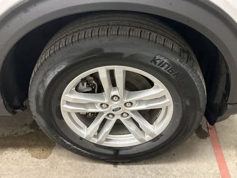 Used 2024 Ford Explorer XLT w/ Equipment Group 202A AWD/4WD image 5