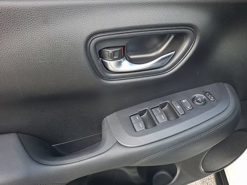 Used 2023 Honda HR-V LX image 13