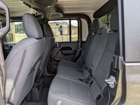 New 2025 Jeep Gladiator Sport AWD/4WD image 13