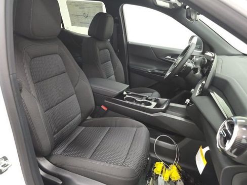 New 2026 Chevrolet Equinox LT w/ Safety and Technology Package FWD image 28