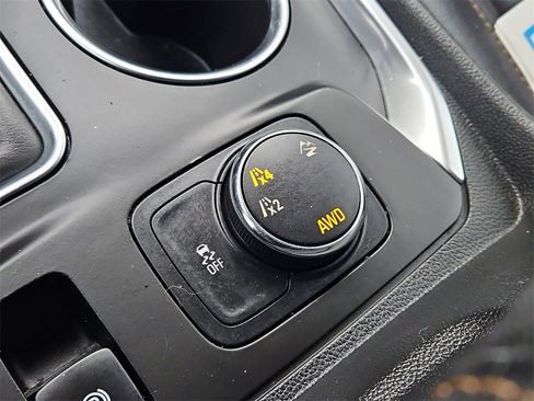 Used 2019 Chevrolet Traverse RS image 17