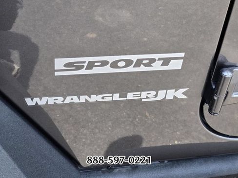 Used 2018 Jeep Wrangler Sport AWD/4WD image 10