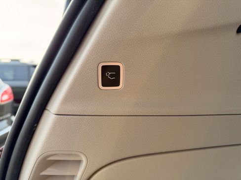 Used 2022 Chrysler Pacifica Touring-L image 34