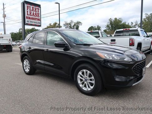 Used 2021 Ford Escape SE image 7