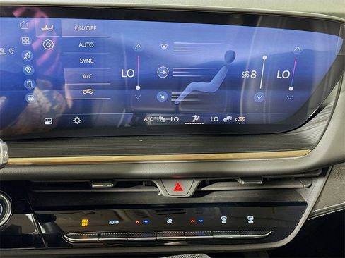 Certified 2024 Buick Envision Avenir image 14