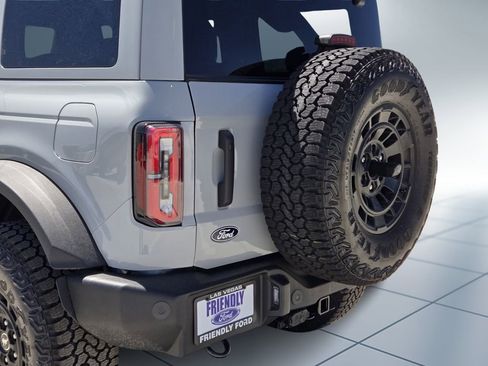 New 2026 Ford Bronco Outer Banks w/ Sasquatch Package image 4