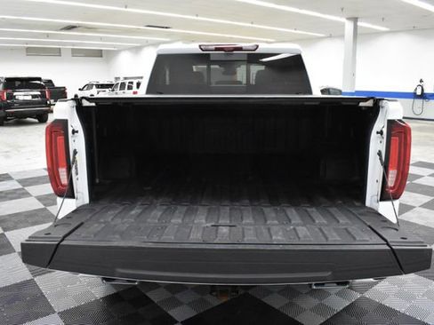 Used 2024 GMC Sierra 1500 AT4 w/ Technology Package image 17