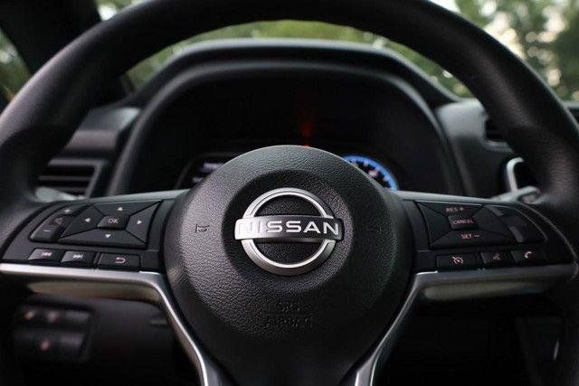 Used 2025 Nissan Leaf S FWD image 9