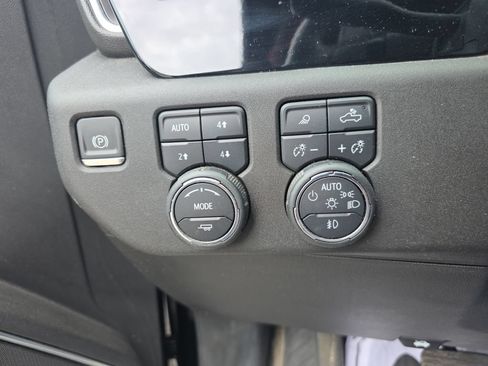 Used 2024 Chevrolet Silverado 1500 LTZ w/ Z71 Off-Road Package AWD/4WD image 18