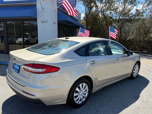 Used 2019 Ford Fusion S image 14