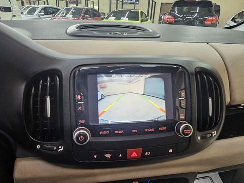Used 2017 FIAT 500L Lounge w/ Premium Package FWD image 30