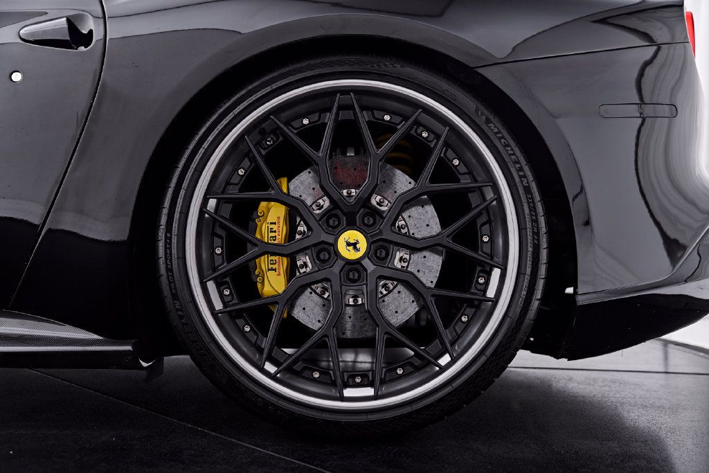 Used 2015 Ferrari F12 Berlinetta RWD image 35