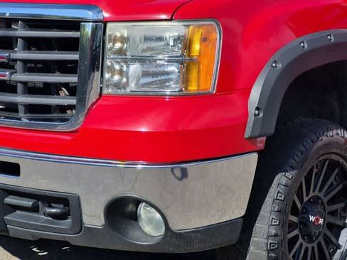 Used 2009 GMC Sierra 2500 SLE w/ Convenience Package AWD/4WD image 11